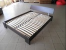 деревянная кровать Фото